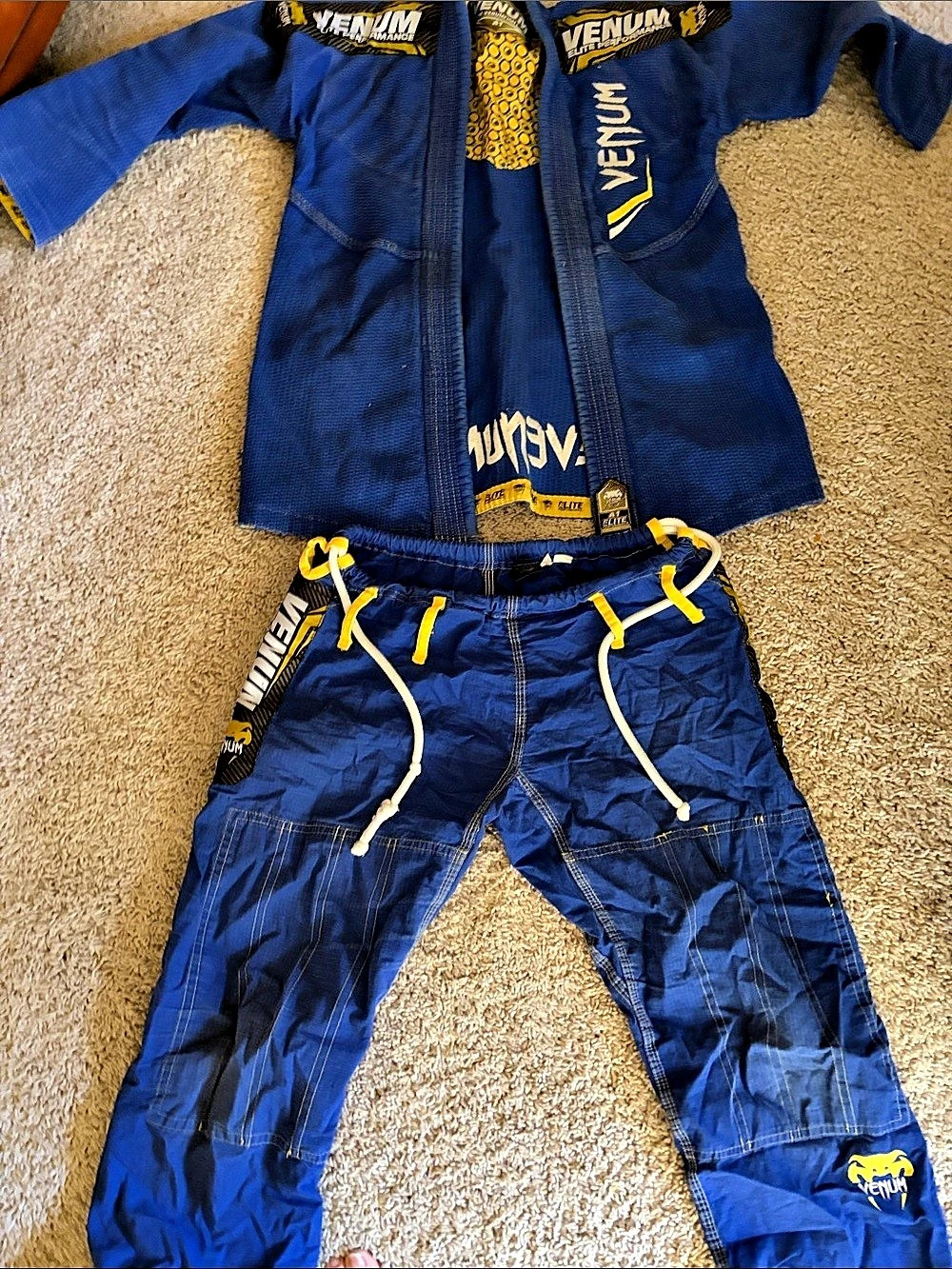 Venum Elite Performance Blue & Yellow Athletic Set